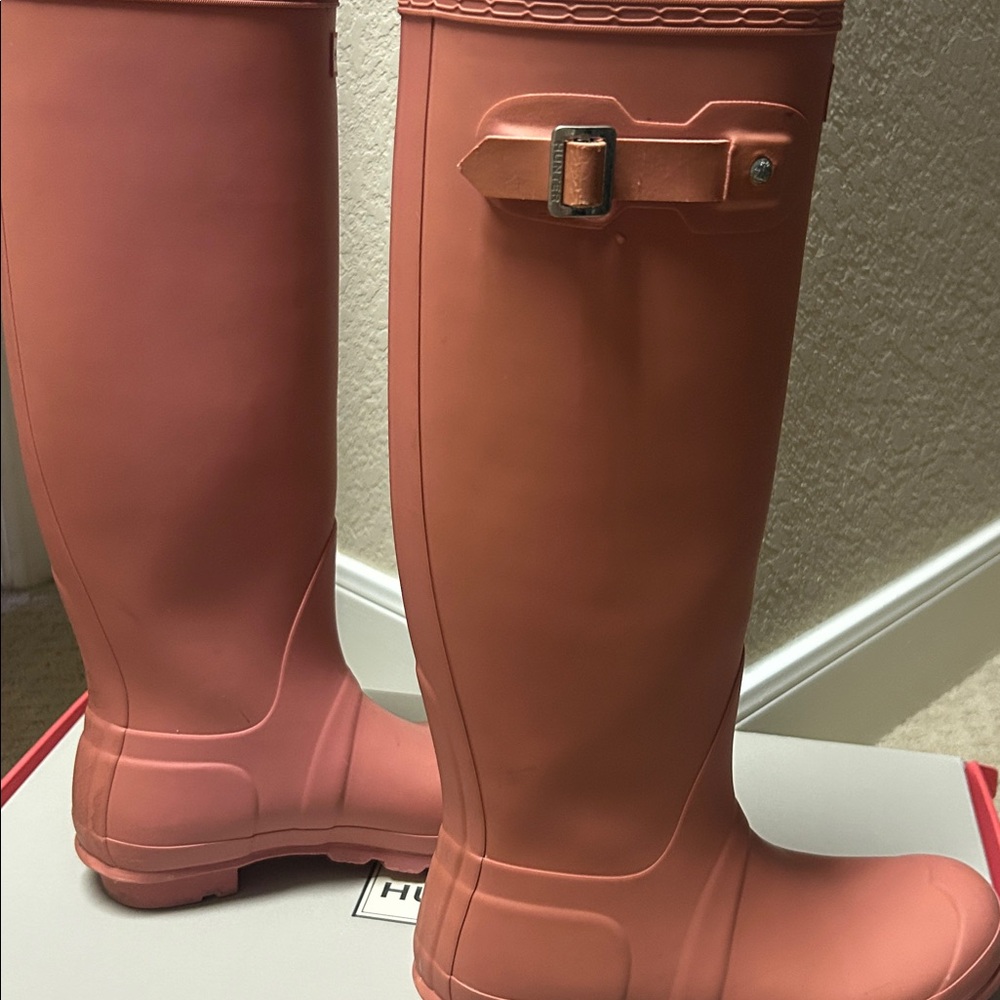Hunter Women's  Rain Boots - Picture 7 of 8